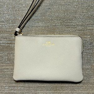 Coach Wristlet Wallet Ivory